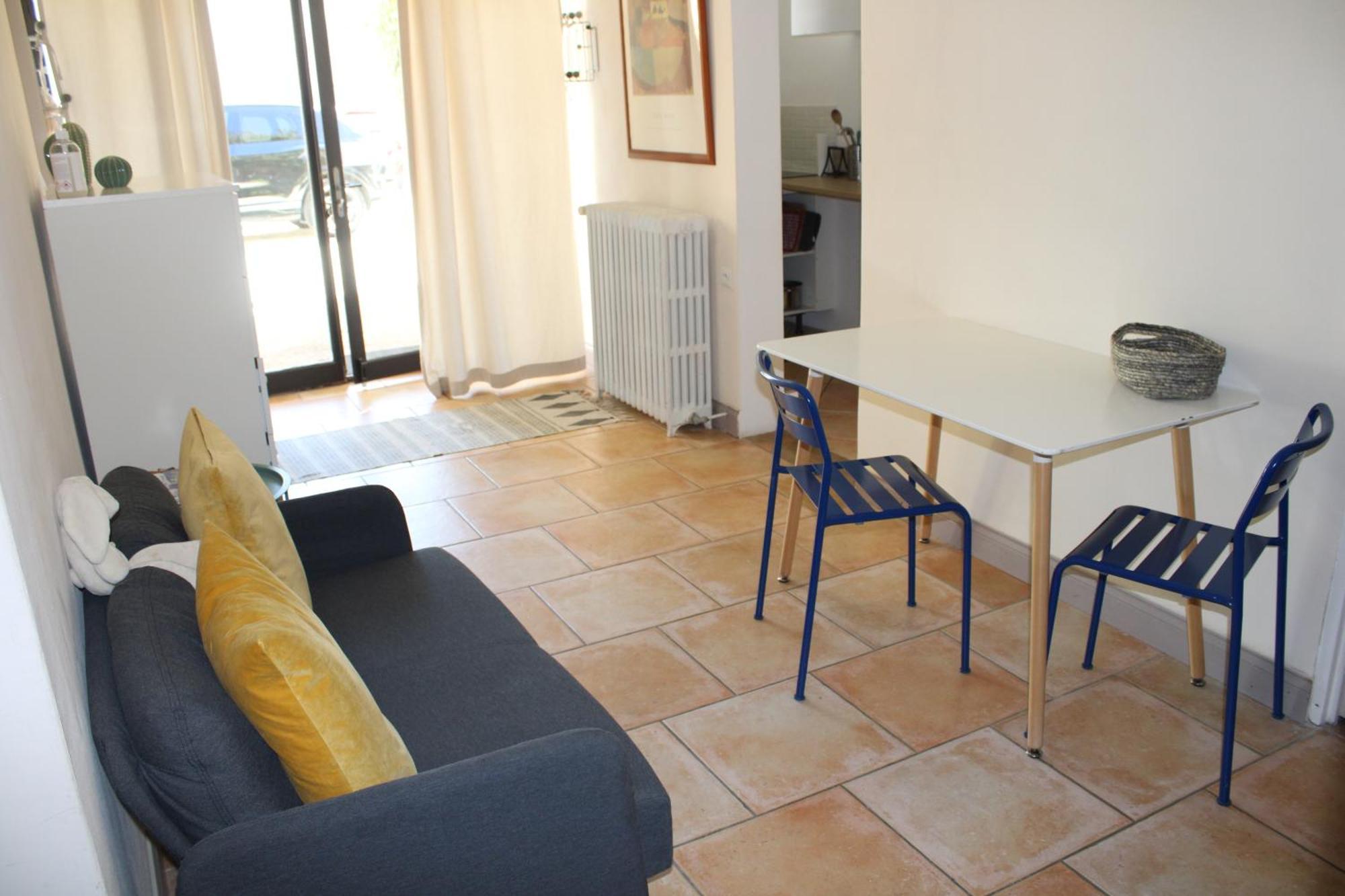 Agréable appartement P2 Centre ville au calme. Nîmes Extérieur photo
